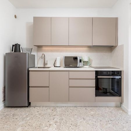 Apartment Tesic Close To The Sea With Shared 4Xbicycles Fazana Bagian luar foto