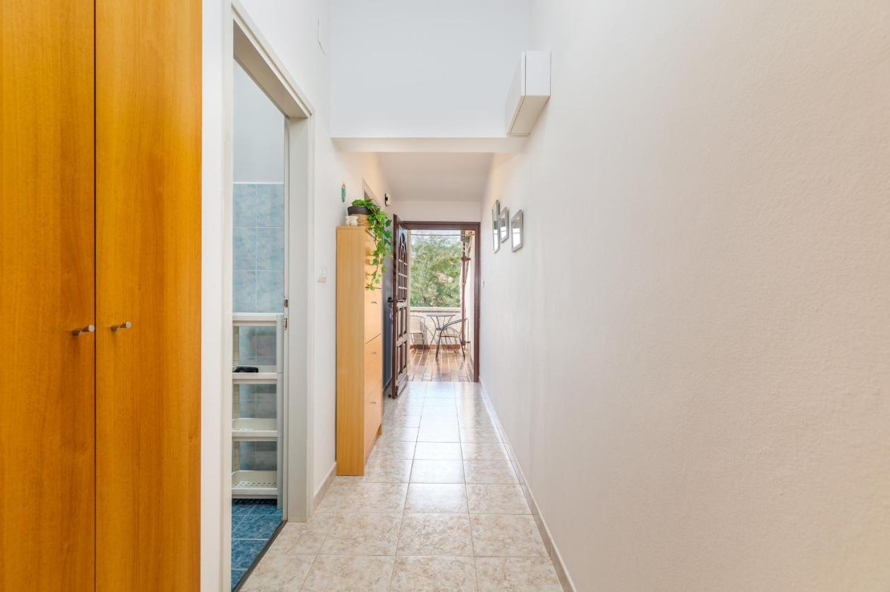 Apartment Tesic Close To The Sea With Shared 4Xbicycles Fazana Bagian luar foto