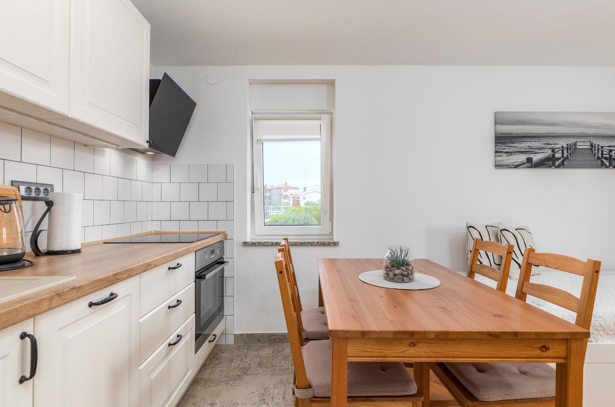 Apartment Tesic Close To The Sea With Shared 4Xbicycles Fazana Bagian luar foto