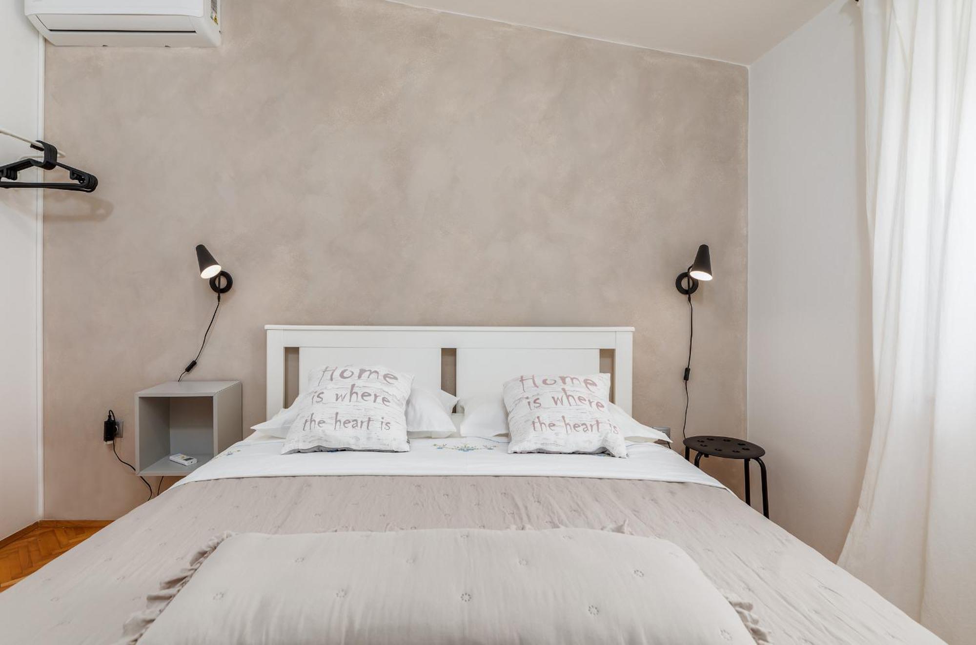 Apartment Tesic Close To The Sea With Shared 4Xbicycles Fazana Bagian luar foto