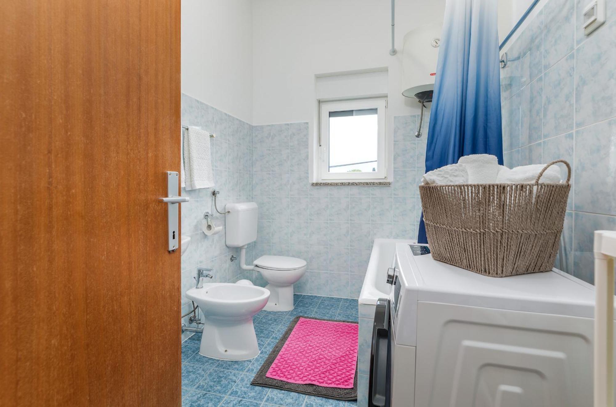 Apartment Tesic Close To The Sea With Shared 4Xbicycles Fazana Bagian luar foto