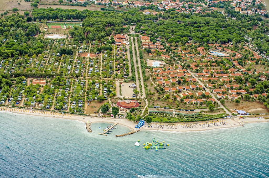Apartment Tesic Close To The Sea With Shared 4Xbicycles Fazana Bagian luar foto