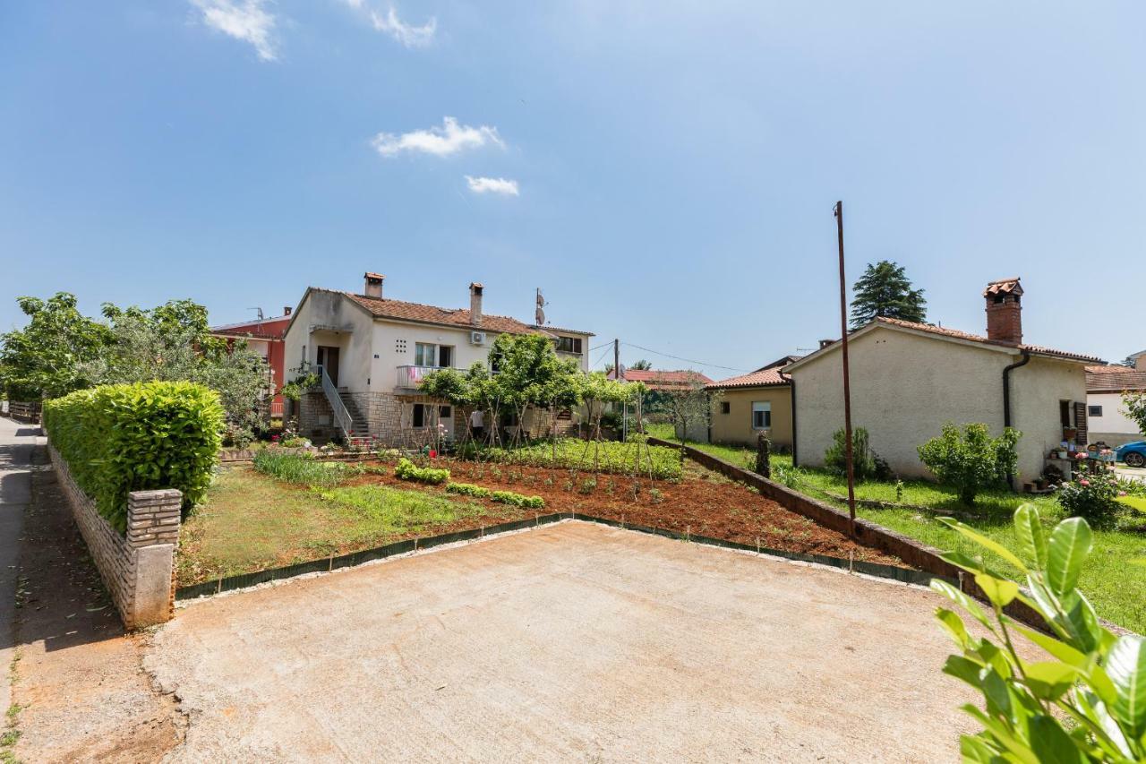 Apartment Tesic Close To The Sea With Shared 4Xbicycles Fazana Bagian luar foto